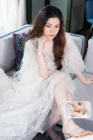 我与白丝同桌的故事h文